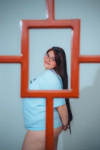 LauraHorny69 Public Pic 6