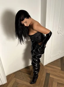 Angela_Fosterr lady in black صورة واحدة|Angela_Fosterr lady in black صورتان|Angela_Fosterr lady in black  4 صور|Angela_Fosterr lady in black  4 صورة