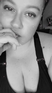 Alex_Goddess_ Public Pic 5