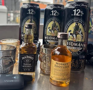 Rebeca_jones Drinking with Rebeca 🤭💥 Pic 2