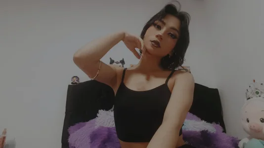 henutmire_ross uwu - {count, plural, one {תמונה אחת} two {שתי תמונות} many {# תמונות} other {# תמונות}}