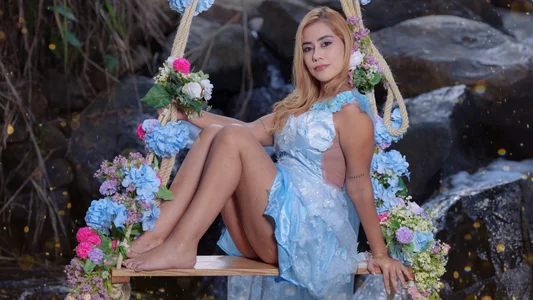 emmy_rose25 Valentine's Day 💖 Pic 9