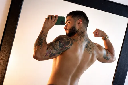 Benjii_Carter1のSEXY BOYの 2枚の写真