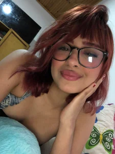 mia_volkov MORE OF ME Foto 6