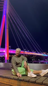 roxana_brooksのNeon orgasmの 8枚の写真