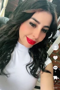 Public od KataleyaVillalobos  2 snímek