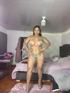 AnnaRosse1 “Sweet Colors, Dangerous Curves” Gambar 6