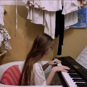 AvanMonroe: Public ( 3 фото)