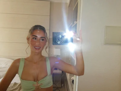 SexyySiSi: Public ( 7 фото)