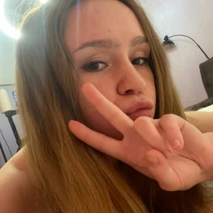 VirginaCoty the girl of your dreams🛌 টি ছবি
