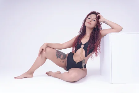 DalayMoore look At Me Bilde 2