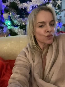 LadyMissNipsnLips Christmas Pic 2
