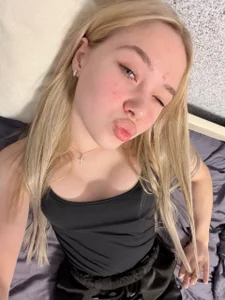 Lina_Banks Need your kisses Pic