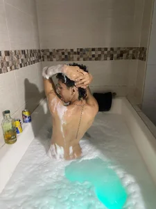 Andrea_Nx 💦 In the jacuzzi💦 Billede 5