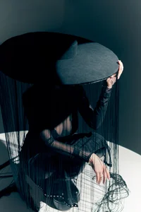 SensitiveSooul: Black and strong ( 5 фото)