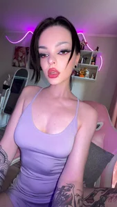 Playful_Julia Public Pic 3