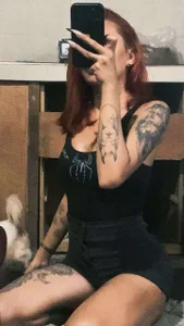 PHLauraLoveのMirror'Shots!の 3枚の写真