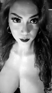 QueenTsRein Public Pic 7