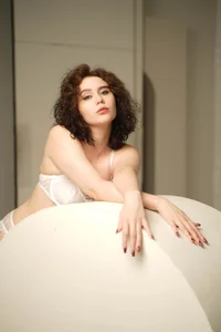 UnaMedison some sexy tease Pic 3