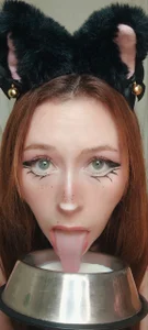 "Redhead Catgirl Pet Play 🔥" de Amber_prada  9 photos