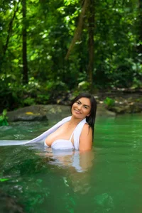 Horny-Mommy-Dirty i love u lake Pic