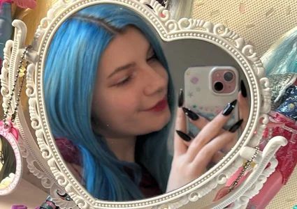 pure_radiance1 reflection in the mirror 🫦 Pic 3