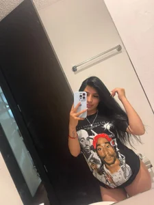 BabyVelvet Public صورة واحدة|BabyVelvet Public صورتان|BabyVelvet Public  صور|BabyVelvet Public  صورة