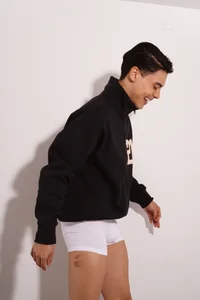 Dammon_Stallion 🖤 টি ছবি