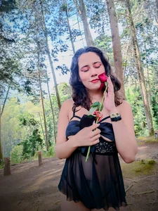 lovely_kitt A MAGICAL PLACE Foto 2