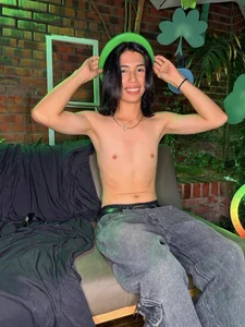 Larry_craft Today I distribute luck🍀💋 Foto 3