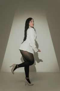 ZaraKafruni Contemplate the charm Poză