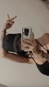 Ari-Nana: Public ( 5 фото)