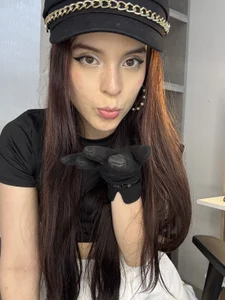 ElliPeaches 💖❤️ Pic 2