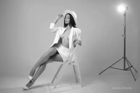 Amaliarand Glamour Pic 5