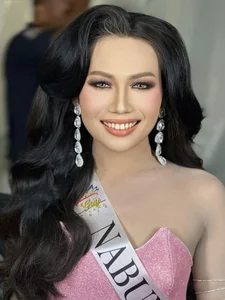 lily_browndolly Iconic Pic 4