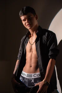 sensual boy de DylanRoyce_  3 photos