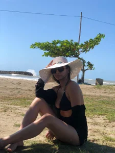 Hilary_Glen Public Hình 3