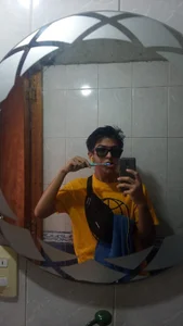 Public de Thieves9  photos