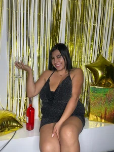 Happy New Year 💗🥂 od KendalMilleer  2 snímek