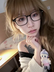 momo-2580: Public ( 3 фото)