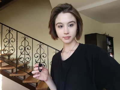 AprilMerrit Public Foto 2