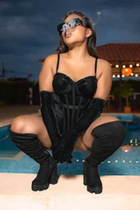 Lillyortiz Dark, elegant and dangerous just as you like. Immagine 