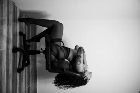 Anngel_1 Come and help me with my stockings Pic 4