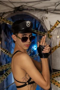JoshuaSanzz: Officer Sanz👮🏻‍♂️🎃 ( 8 фото)