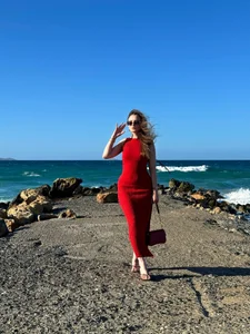 CyrenaLuxe red Pic 5