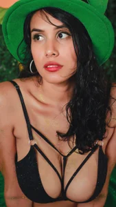 PilarJones_ Happy St. Patrick's Day 사진 3