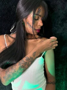 SelenaHoott Halloween Pic 5