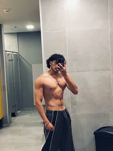 Discipline in the gym de JayTaylorr  2 Imagens