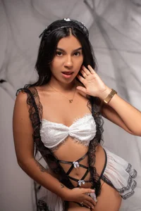 AlyssaRay your sexy maid ♥ Pic 3