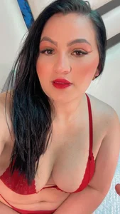 JuliaDavis_1 Sexy latina 🔥 Foto 2